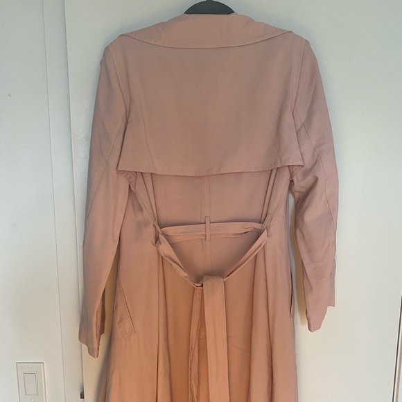 Pink belt-up trench coat - Picture 5 of 6
